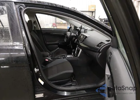 2016 Mitsubishi Lancer Es z USA, uszkodzony, nr VIN JA32U2FU3GU005102